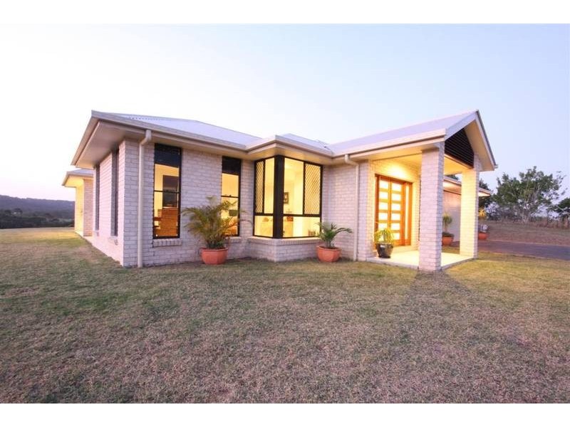 182 Yeates Rd, Beerwah QLD 4519