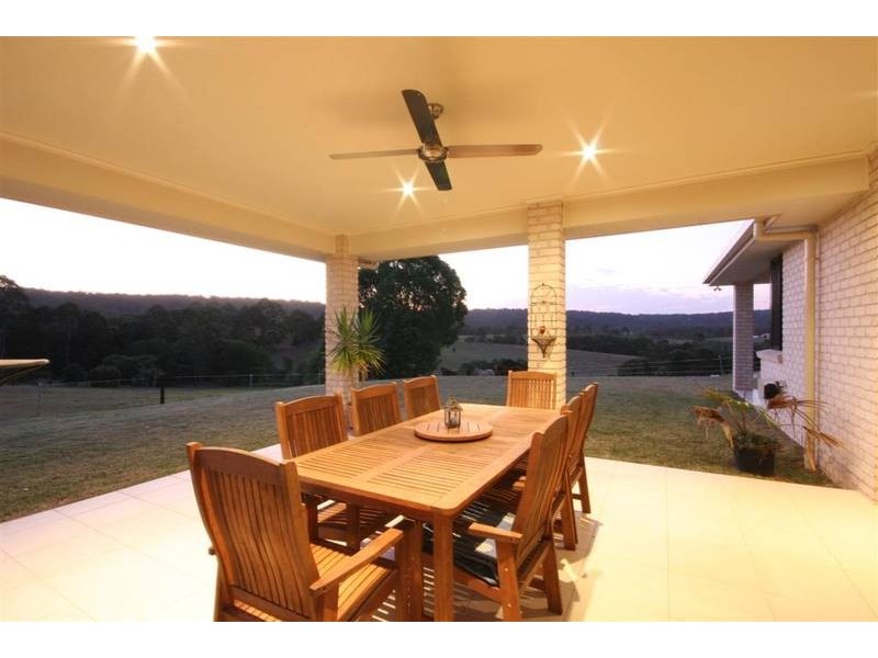 182 Yeates Rd, Beerwah QLD 4519