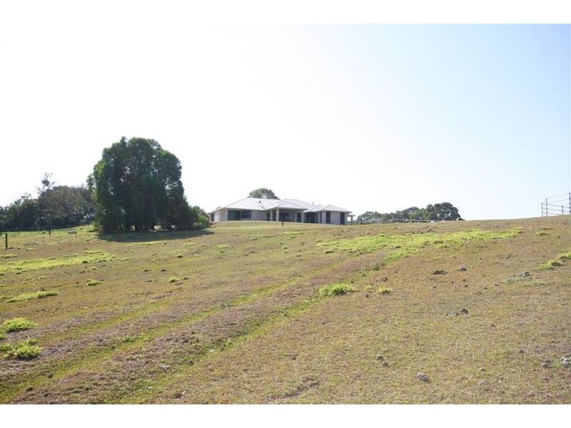 182 Yeates Rd, Beerwah QLD 4519