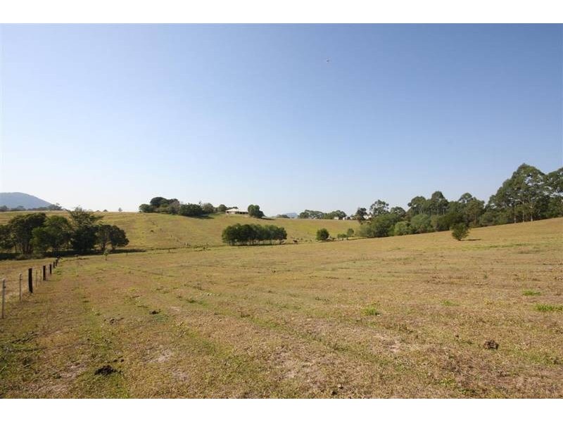 182 Yeates Rd, Beerwah QLD 4519