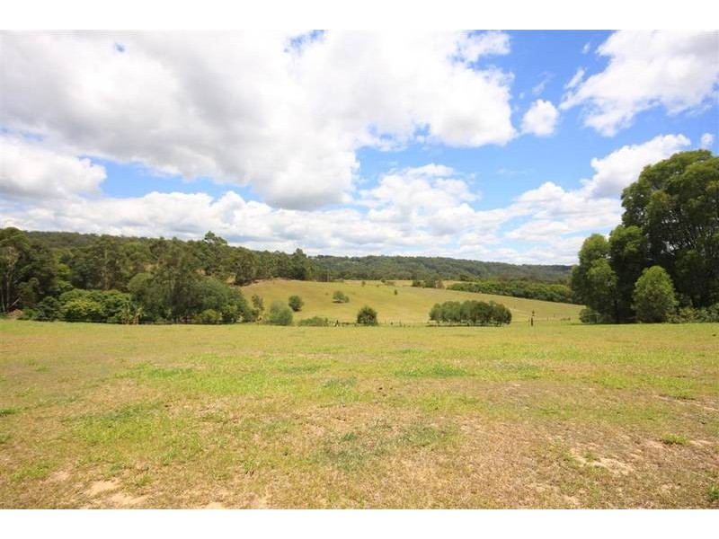 182 Yeates Rd, Beerwah QLD 4519