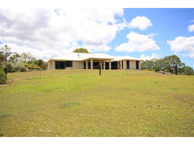 182 Yeates Rd, Beerwah QLD 4519
