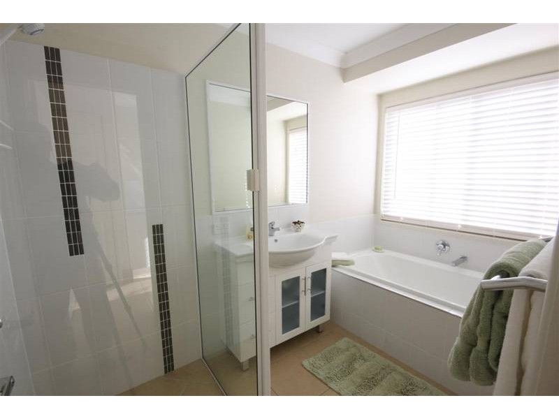 Glass House Mountains QLD 4518