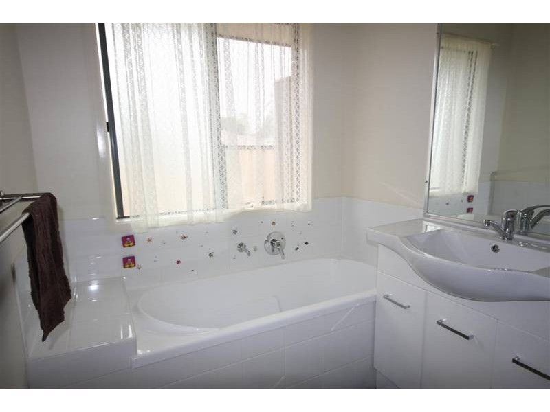 30 KIRSTEN DRIVE, Glass House Mountains QLD 4518