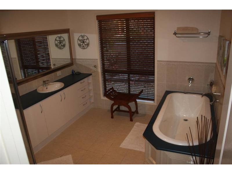 107 Coonowrin Road, Glass House Mountains QLD 4518