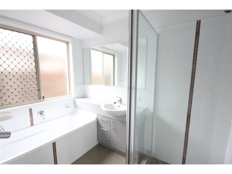 1 Silver Rock Court, Glass House Mountains QLD 4518