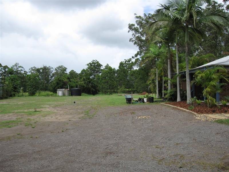 24 Thompson Road, Beerwah QLD 4519