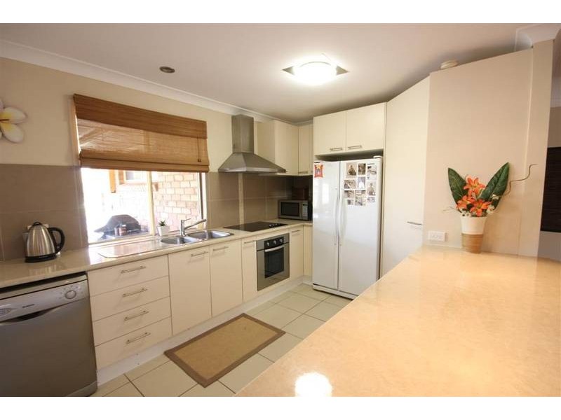 3 Paul Place, Glass House Mountains QLD 4518