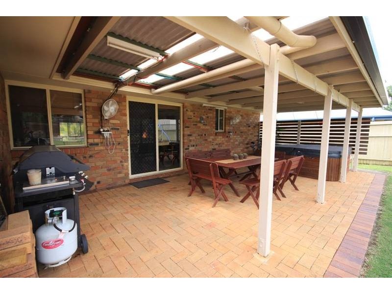 3 Paul Place, Glass House Mountains QLD 4518