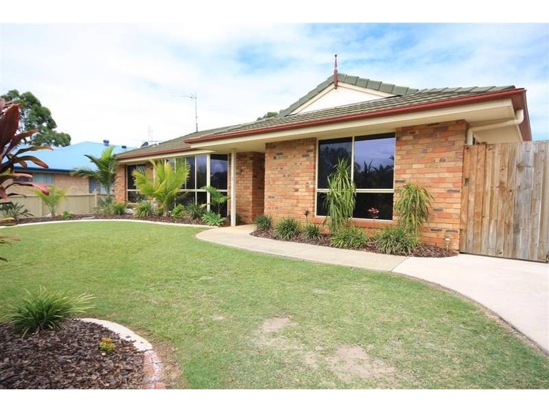 3 Paul Place, Glass House Mountains QLD 4518