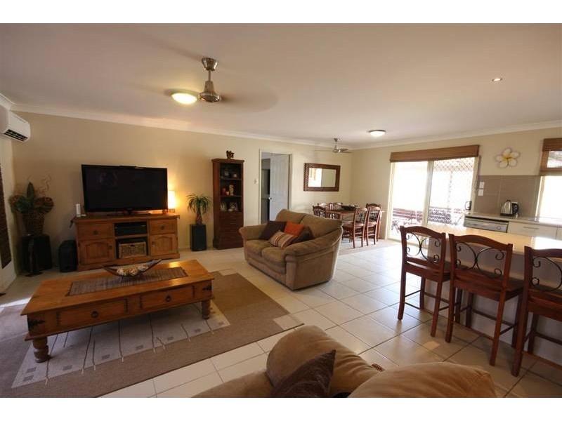 3 Paul Place, Glass House Mountains QLD 4518