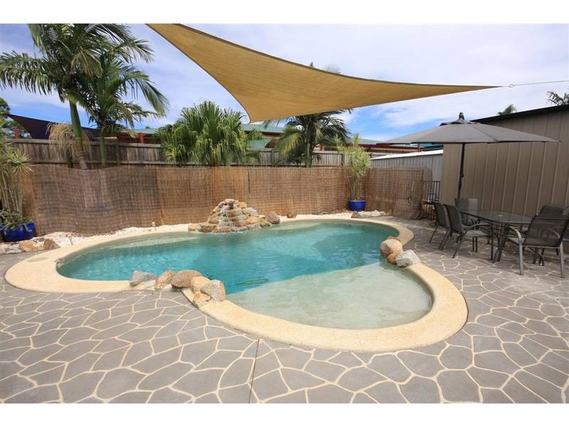 3 Paul Place, Glass House Mountains QLD 4518