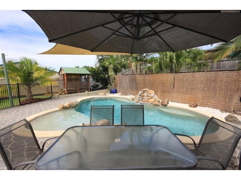 3 Paul Place, Glass House Mountains QLD 4518