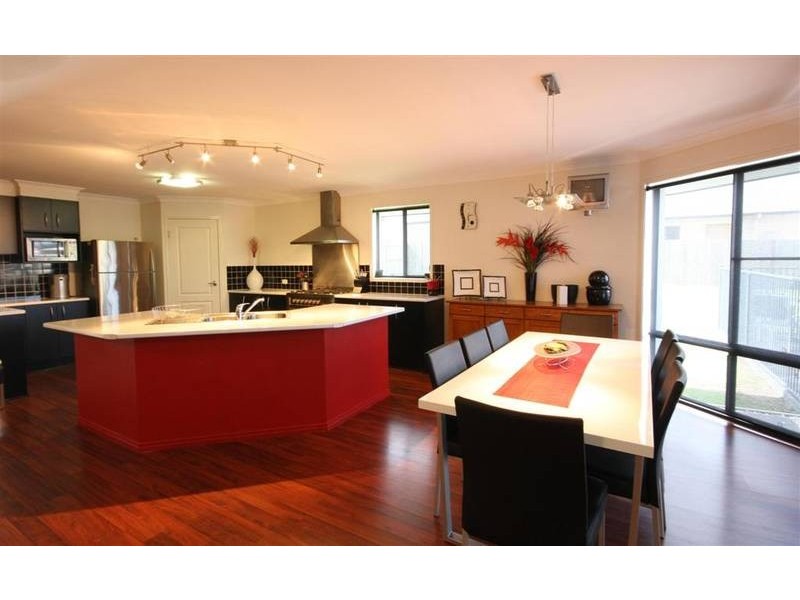 Glass House Mountains QLD 4518