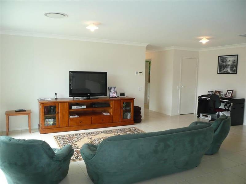 5 Woodgrove Boulevard, Beerwah QLD 4519