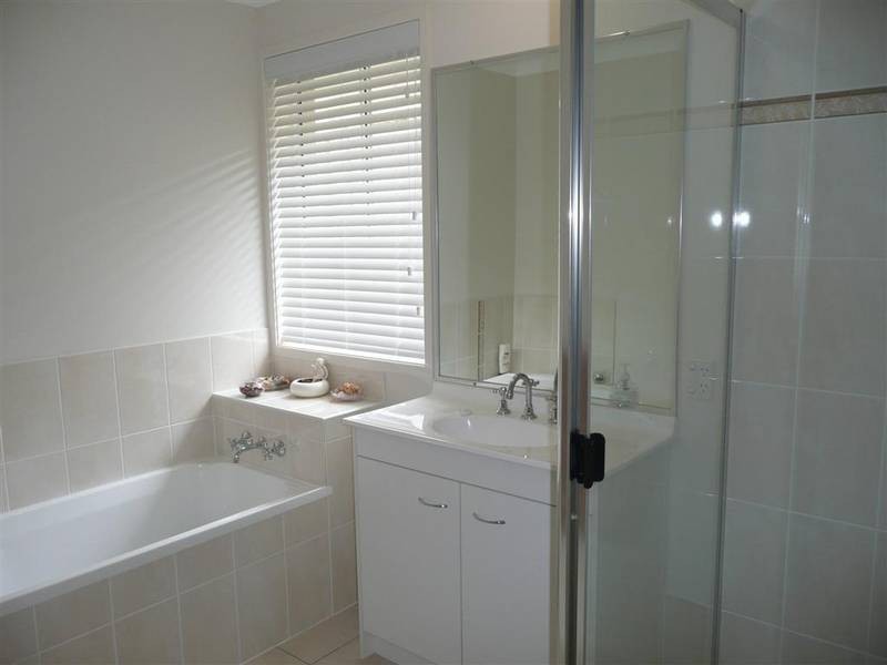 5 Woodgrove Boulevard, Beerwah QLD 4519