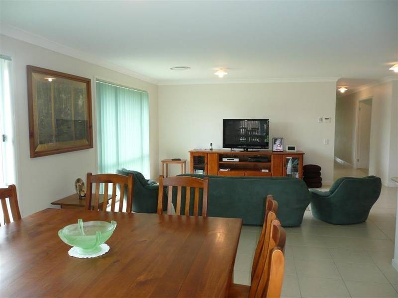 5 Woodgrove Boulevard, Beerwah QLD 4519