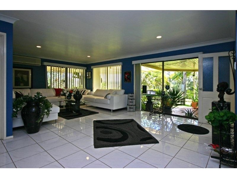 276 Barrs Road, Glass House Mountains QLD 4518