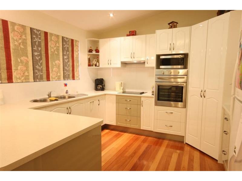 21 Greenview Ave, Beerwah QLD 4519