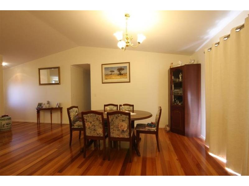 21 Greenview Ave, Beerwah QLD 4519