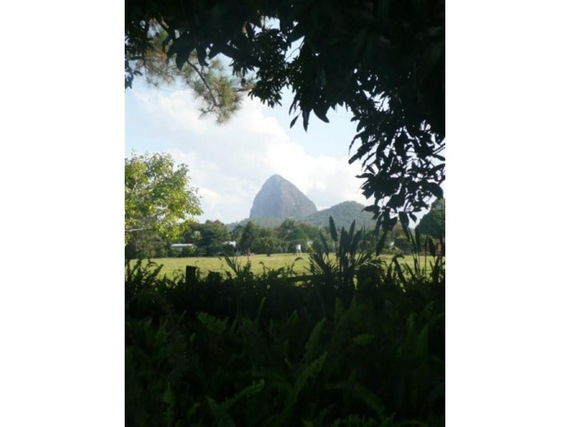 16 Peters Road, Glass House Mountains QLD 4518