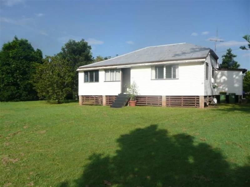 16 Peters Road, Glass House Mountains QLD 4518