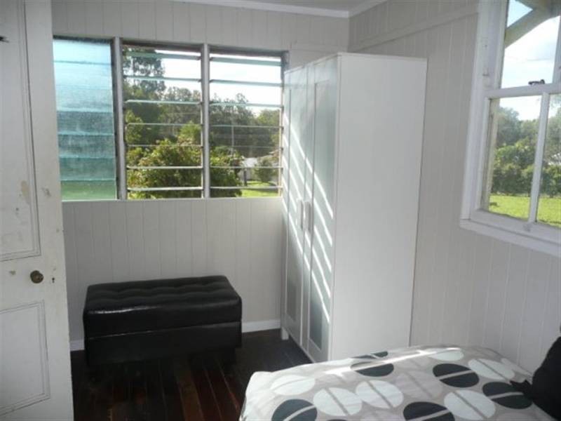 16 Peters Road, Glass House Mountains QLD 4518