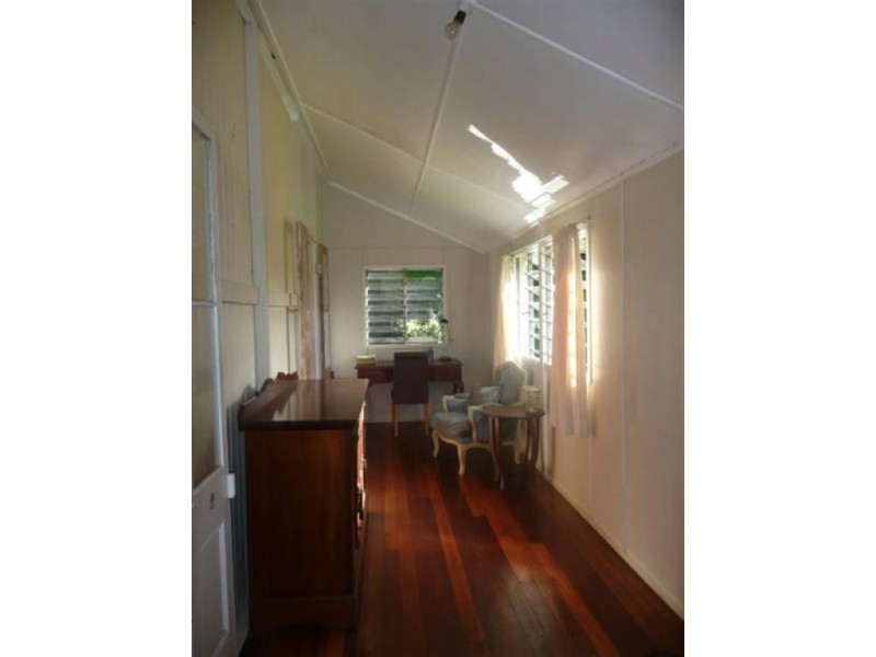 16 Peters Road, Glass House Mountains QLD 4518