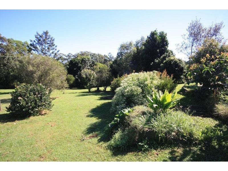 11 Buzaki Road, Glass House Mountains QLD 4518