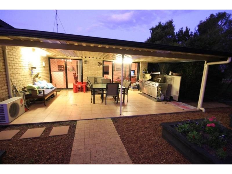 14 Wattlebird Pl, Landsborough QLD 4550