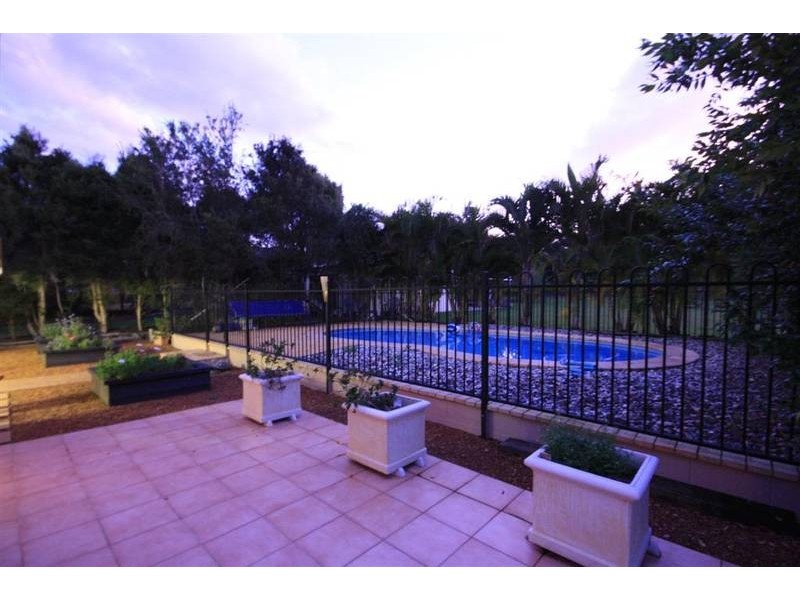 14 Wattlebird Pl, Landsborough QLD 4550