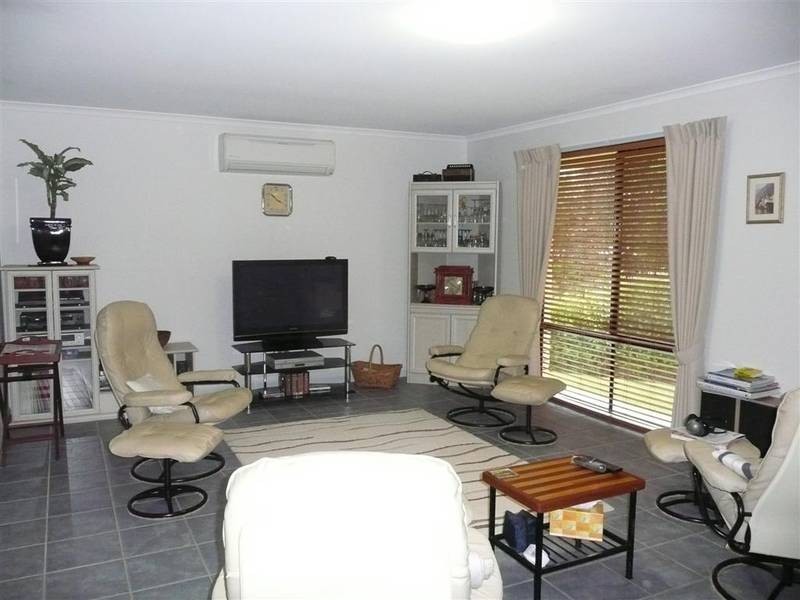 17 Peterlyn Court, Beerwah QLD 4519