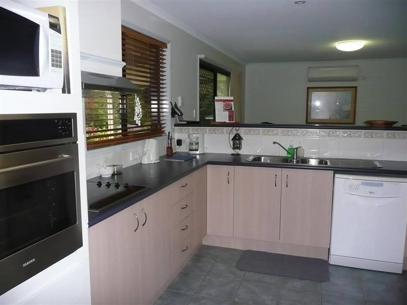 17 Peterlyn Court, Beerwah QLD 4519