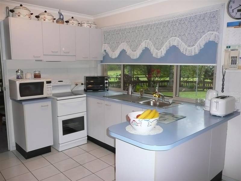 122 Peachester Road, Beerwah QLD 4519