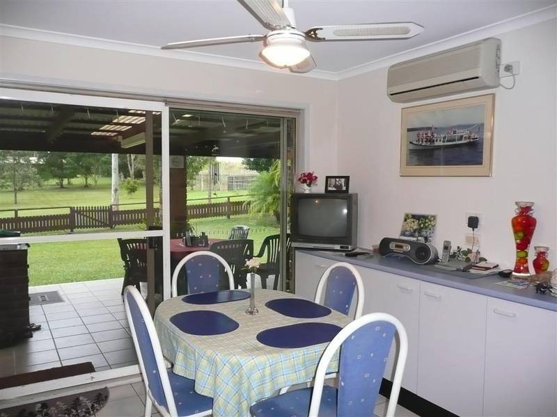 122 Peachester Road, Beerwah QLD 4519
