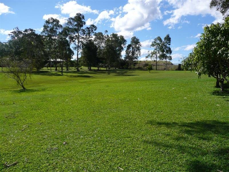 122 Peachester Road, Beerwah QLD 4519