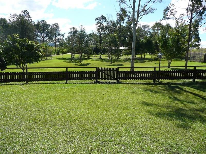 122 Peachester Road, Beerwah QLD 4519