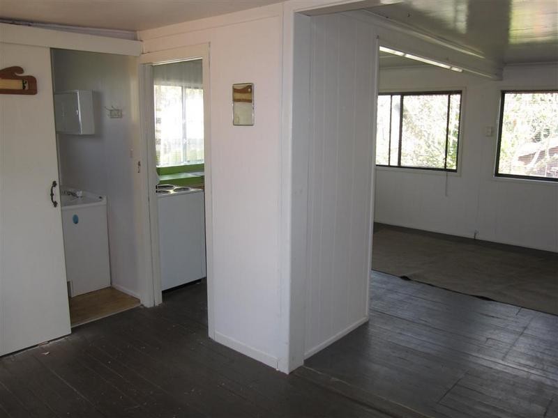 6 Hempstock St, Glass House Mountains QLD 4518