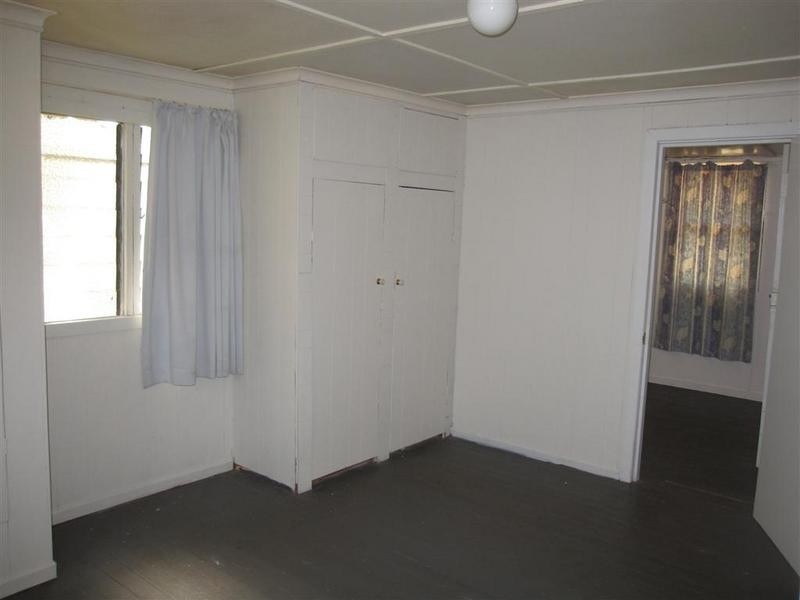 6 Hempstock St, Glass House Mountains QLD 4518