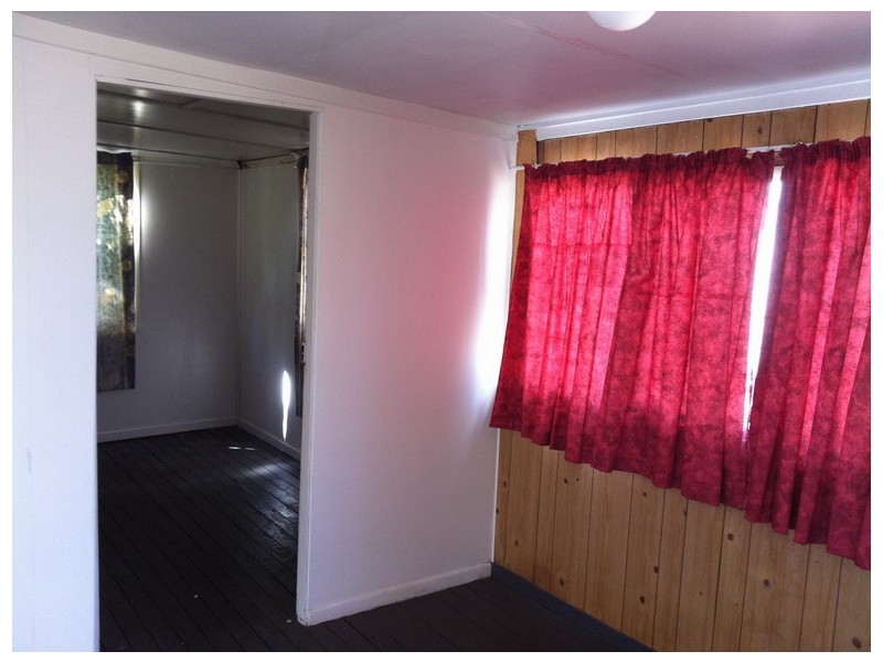 6 Hempstock St, Glass House Mountains QLD 4518