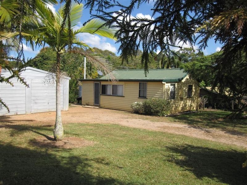 6 Hempstock St, Glass House Mountains QLD 4518