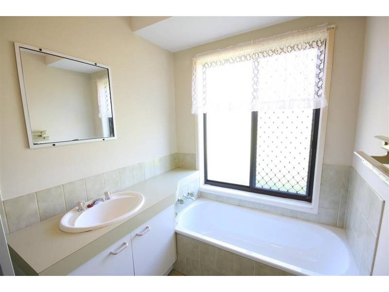 20 Montrose Street, Beerwah QLD 4519