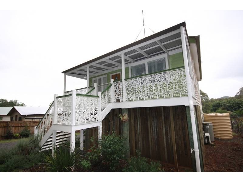 9 Sahara Road, Glass House Mountains QLD 4518