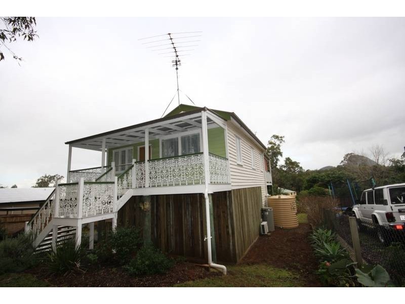 9 Sahara Road, Glass House Mountains QLD 4518