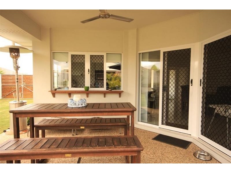 10 Flinders Avenue, Beerwah QLD 4519