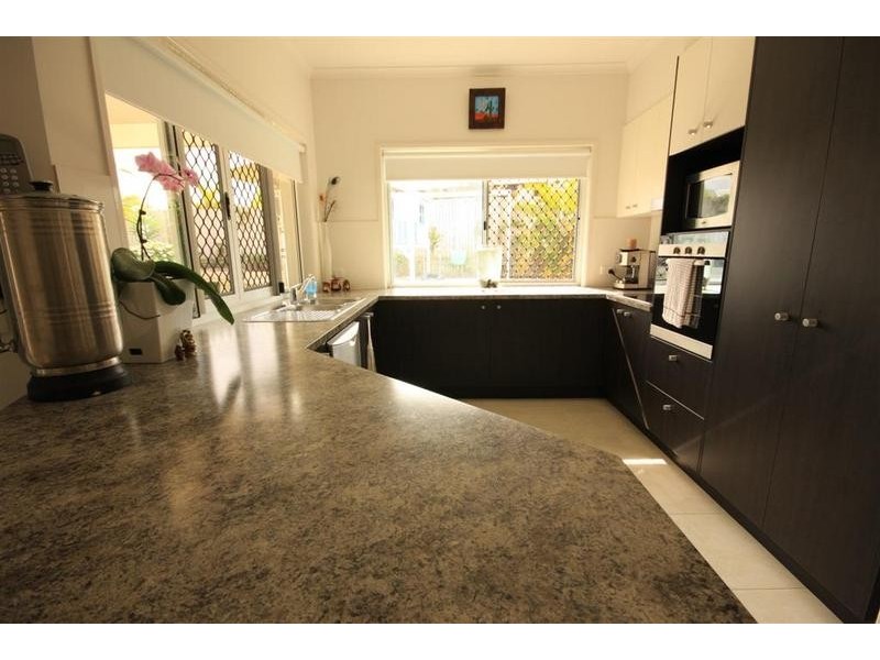 10 Flinders Avenue, Beerwah QLD 4519