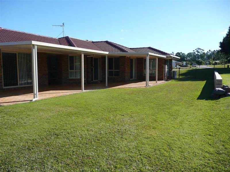 39 Newton Drive, Beerwah QLD 4519