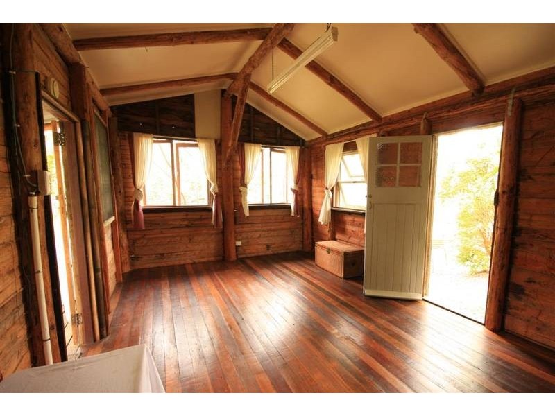 Glass House Mountains QLD 4518