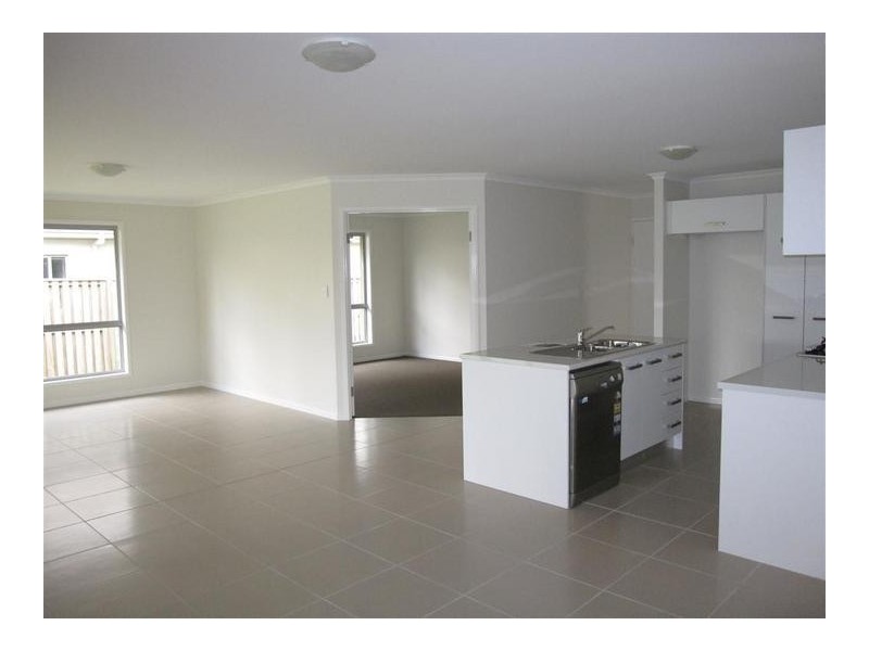 19 Silvereye Circuit, Beerwah QLD 4519