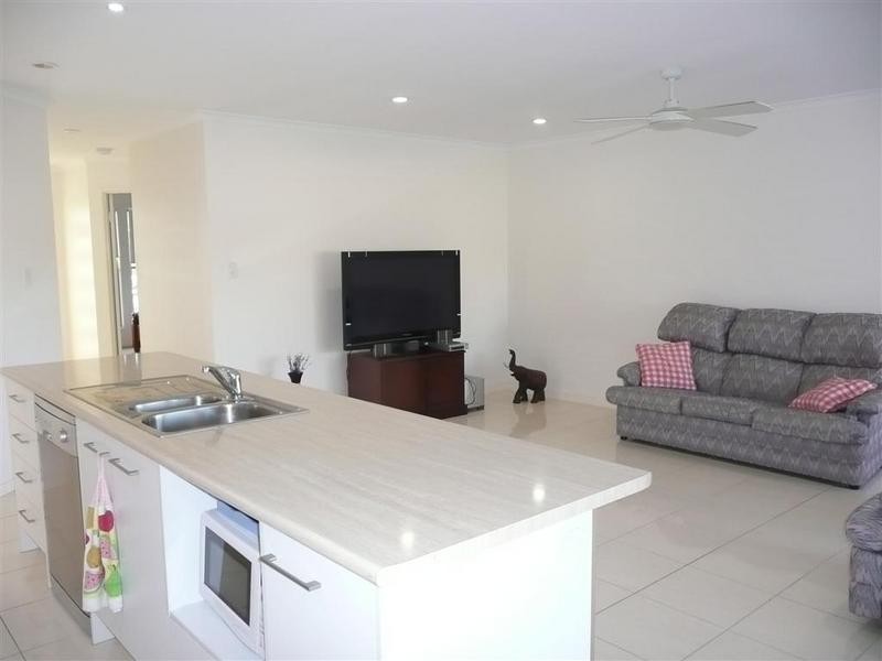 17 Red Ash Court, Beerwah QLD 4519